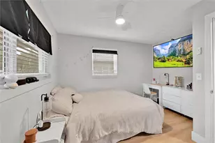 700 NW 18th St, Fort Lauderdale, FL 33311 - Photo 16