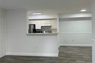 620 SW 111th Ave, Pembroke Pines, FL 33025 - Photo 4