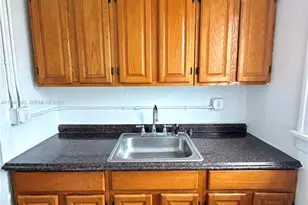 967 SW 5th St, Miami, FL 33130 - Photo 4