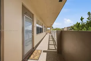 9101 Sunrise Lakes Blvd, Sunrise, FL 33322 - Photo 18