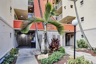 8343 Lake Dr, Doral, FL 33166 - Photo 16