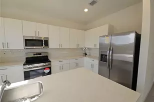 2530 SE 29th St, Homestead, FL 33035 - Photo 8