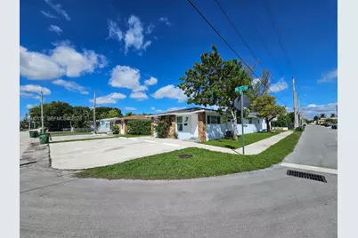 329 SE 2nd St #1-2, Hallandale Beach, FL 33009 - Photo 2