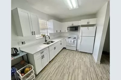 329 SE 2nd St #1-2, Hallandale Beach, FL 33009 - Photo 6