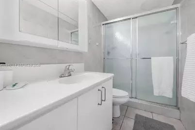 5601 Collins Ave #825, Miami Beach, FL 33140 - Photo 20