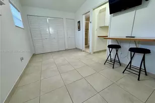 1056 W 67th St, Hialeah, FL 33012 - Photo 4