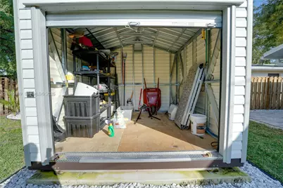 421 SW 14th Ct, Fort Lauderdale, FL 33315 - Photo 22