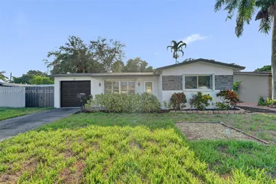 2015 N 58th Ave, Hollywood, FL 33021 - Photo 2