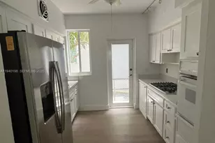 3921 N Meridian Ave, Miami Beach, FL 33140 - Photo 2