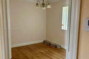 10604 NW 87th Ct, Hialeah Gardens, FL 33018 - Photo 12