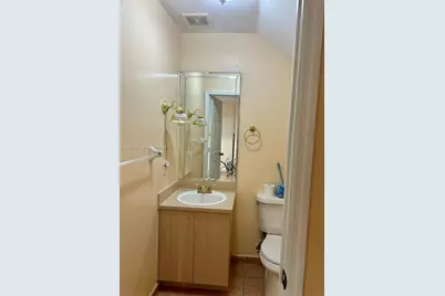 10604 NW 87th Ct #10604, Hialeah Gardens, FL 33018 - Photo 8