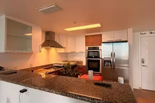 170 SE 14th St, Miami, FL 33131 - Photo 2