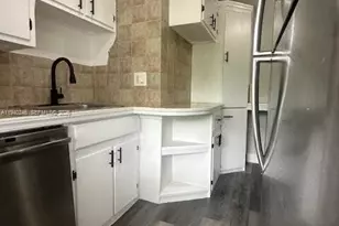 2154 NE 168th St, North Miami Beach, FL 33162 - Photo 8