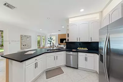 19421 Stonebrook St, Weston, FL 33332 - Photo 16