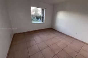 14140 NE 2nd Ct, Miami, FL 33161 - Photo 2