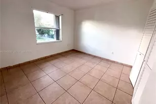 14140 NE 2nd Ct, Miami, FL 33161 - Photo 10