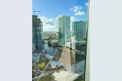 68 SE 6th St #2410, Miami, FL 33131 - Photo 14