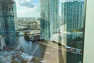 68 SE 6th St, Miami, FL 33131 - Photo 14