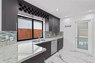 730 SW 95 Terrace, Pembroke Pines, FL 33025 - Photo 10