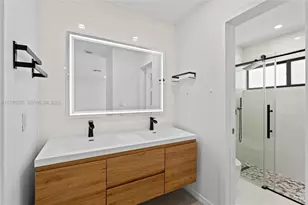 730 SW 95 Terrace, Pembroke Pines, FL 33025 - Photo 16