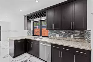 730 SW 95 Terrace, Pembroke Pines, FL 33025 - Photo 8