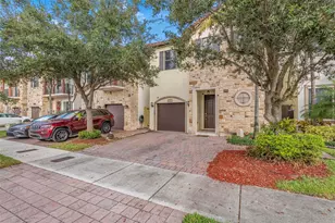 10355 NW 70th Ln, Doral, FL 33178 - Photo 4