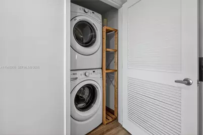 400 Sunny Isles Blvd #1207, Sunny Isles Beach, FL 33160 - Photo 8