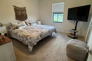 466 NE 12th St, Florida City, FL 33034 - Photo 22