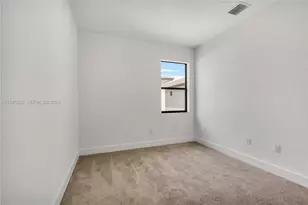 8037 NW 42nd St, Doral, FL 33166 - Photo 30