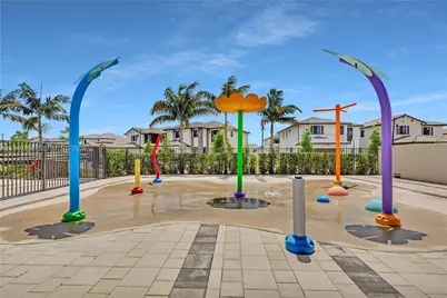 8037 NW 42nd St, Doral, FL 33166 - Photo 42