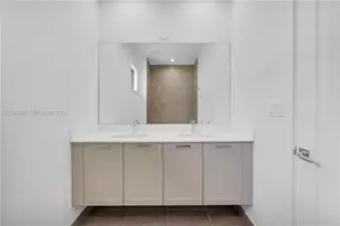 8037 NW 42nd St, Doral, FL 33166 - Photo 32