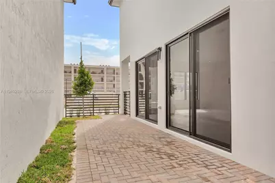 8037 NW 42nd St, Doral, FL 33166 - Photo 38