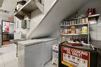 21 NW Miami Ct, Miami, FL 33128 - Photo 16