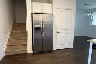 2432 SE 15th St, Homestead, FL 33035 - Photo 10