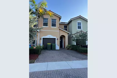 2432 SE 15th St, Homestead, FL 33035 - Photo 2