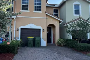 2432 SE 15th St, Homestead, FL 33035 - Photo 2