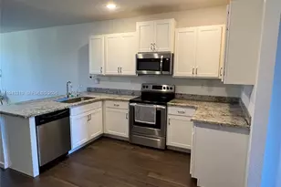 2432 SE 15th St, Homestead, FL 33035 - Photo 6