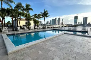 801 N Venetian Dr, Miami, FL 33139 - Photo 20