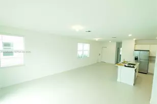 400 SE Crossoak Ln, Port Saint Lucie, FL 34984 - Photo 8