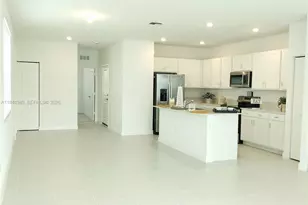 400 SE Crossoak Ln, Port Saint Lucie, FL 34984 - Photo 6