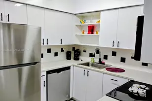 1500 Bay Rd, Miami Beach, FL 33139 - Photo 2