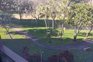 1400 St Charles Pl, Pembroke Pines, FL 33026 - Photo 26