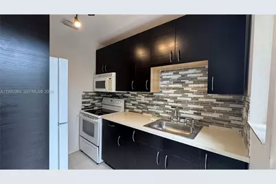 11105 NE 9th Ave, Biscayne Park, FL 33161 - Photo 14