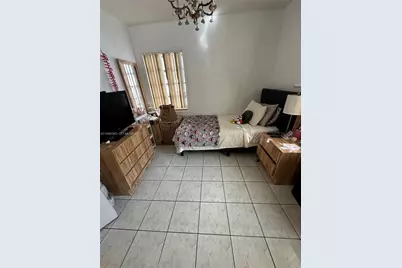 431 NW 32nd Ct, Miami, FL 33125 - Photo 14