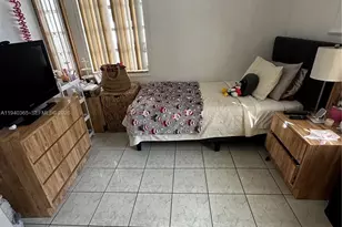 431 NW 32nd Ct, Miami, FL 33125 - Photo 14