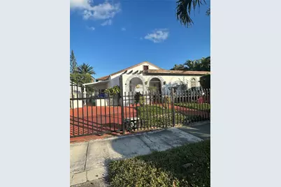 431 NW 32nd Ct, Miami, FL 33125 - Photo 1
