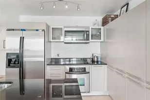 1900 N Bayshore Dr, Miami, FL 33132 - Photo 10