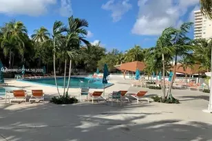 100 Bayview Dr, Sunny Isles Beach, FL 33160 - Photo 4