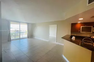 201 Golden Isles Dr, Hallandale Beach, FL 33009 - Photo 4