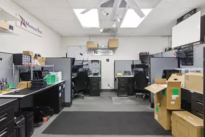 1640 W Oakland Park Blvd #301, Oakland Park, FL 33311 - Photo 20